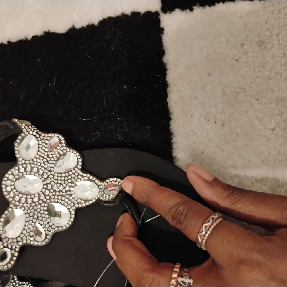 East Loop Sandals - Picture 6 of 6